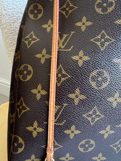 Louis Vuitton Artsy MM Monogram (RRP £1,940)