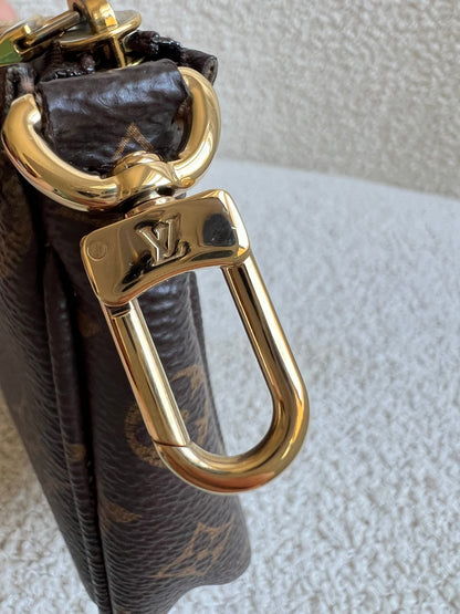 Louis Vuitton Small Pochette Monogram