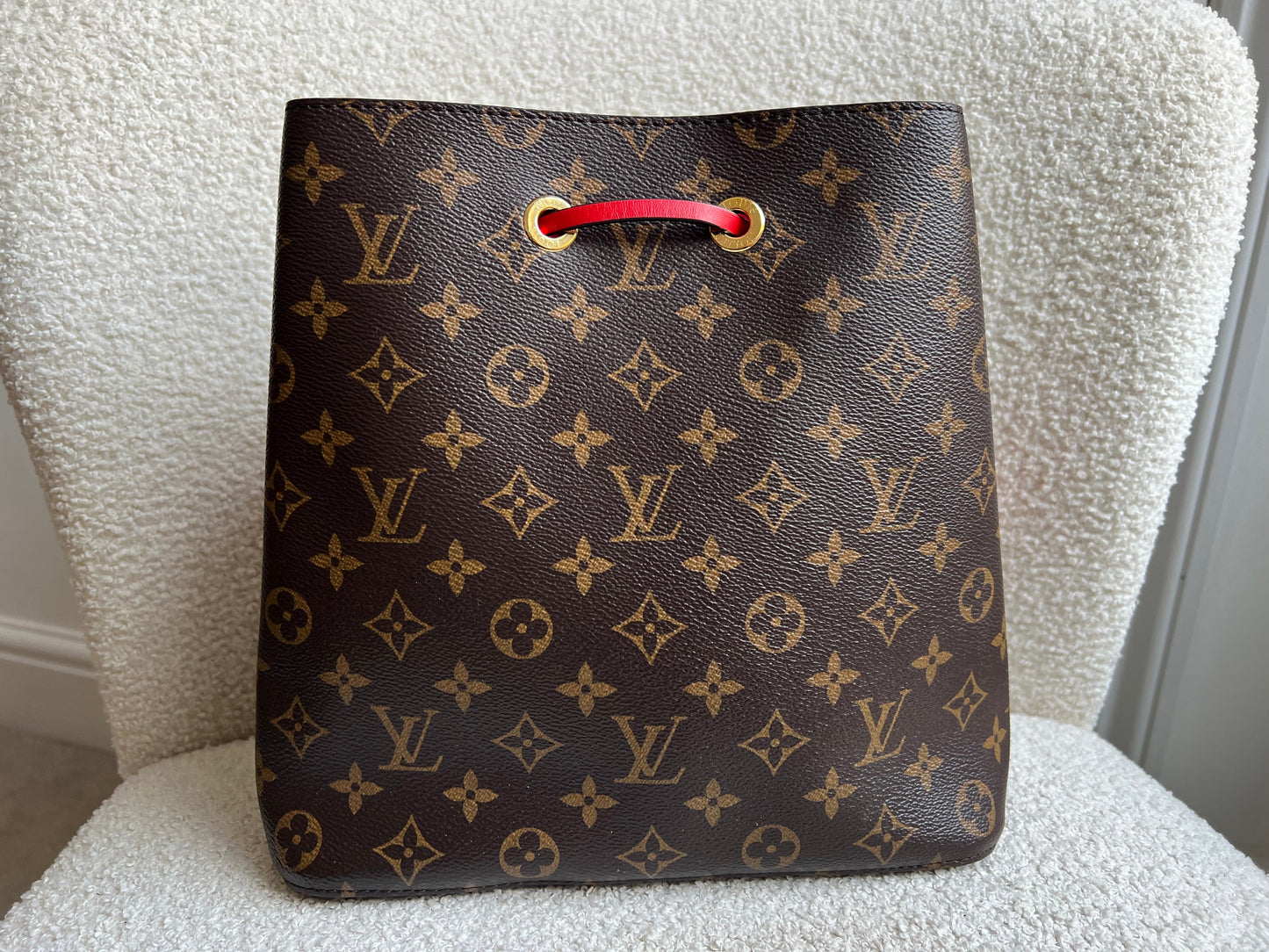 Louis Vuitton Neo Noe Monogram Coquelicot (RRP £1,790)