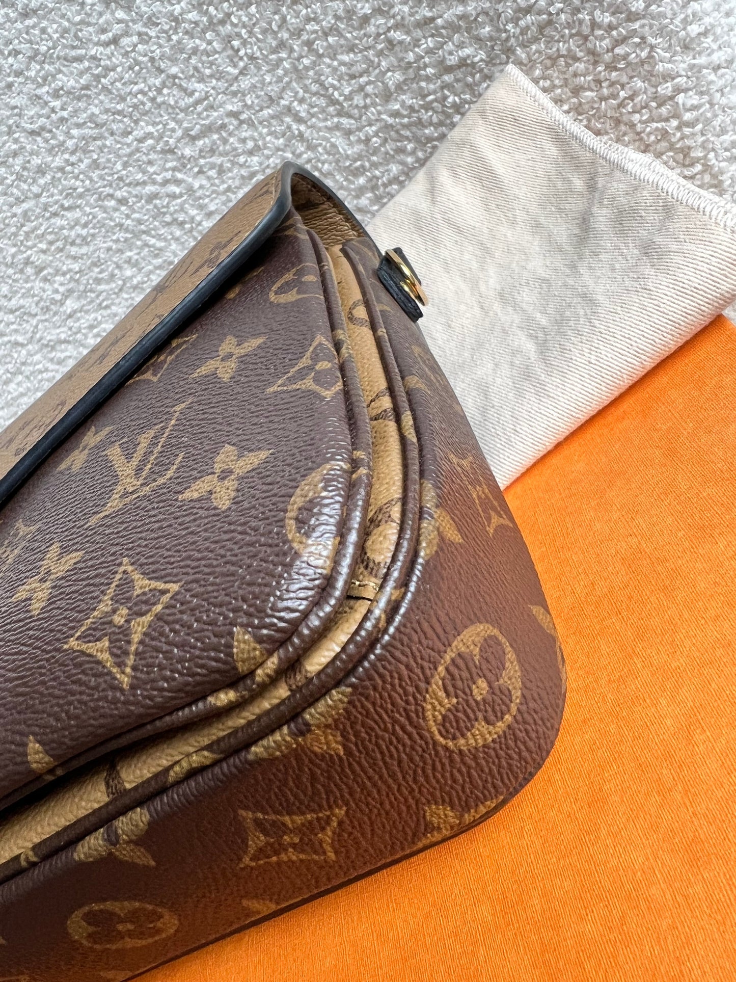 Louis Vuitton Pochette Metis Reverse Monogram (RRP £2,020)
