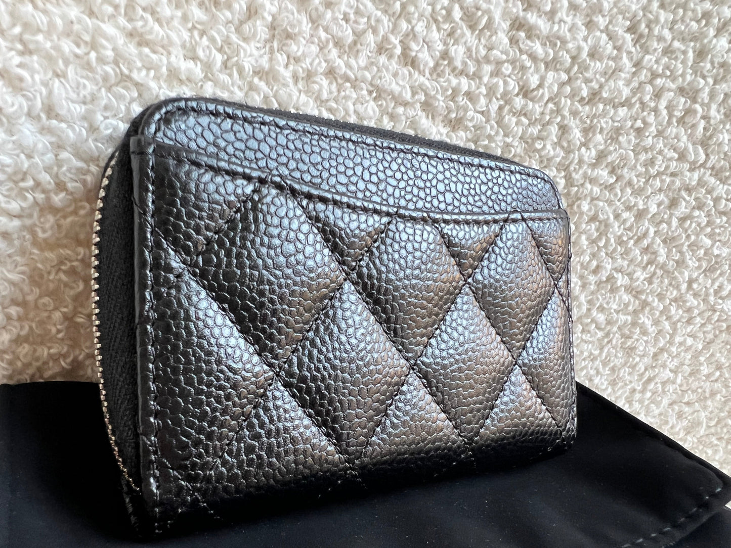 Chanel Black Quilted Caviar Zip Round Purse with Silver Hardware (RRP £550)