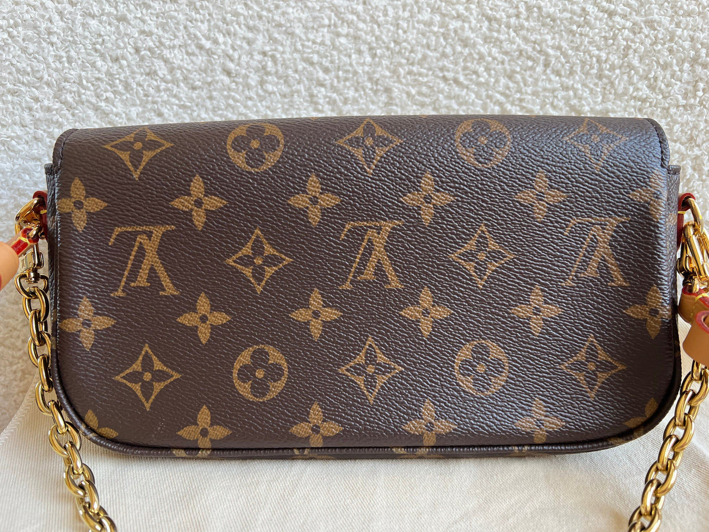 Louis Vuitton Ivy Wallet on Chain Bag Monogram Canvas (RRP £1,370)