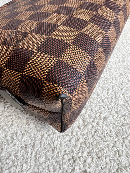Louis Vuitton Cosmetic Pouch MM Damier Ebene (RRP £495)