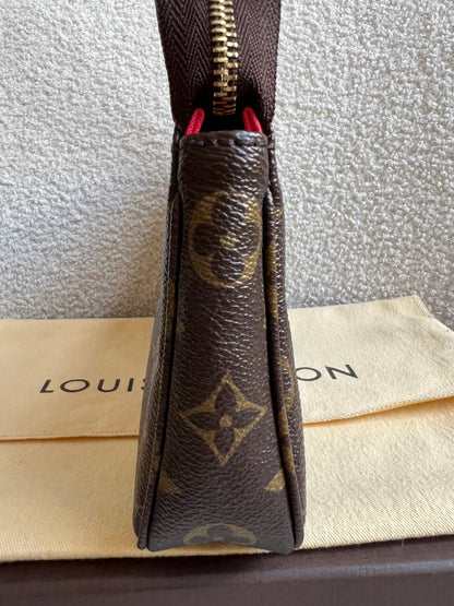 Louis Vuitton Pochette Accessoires Grenade Monogram V