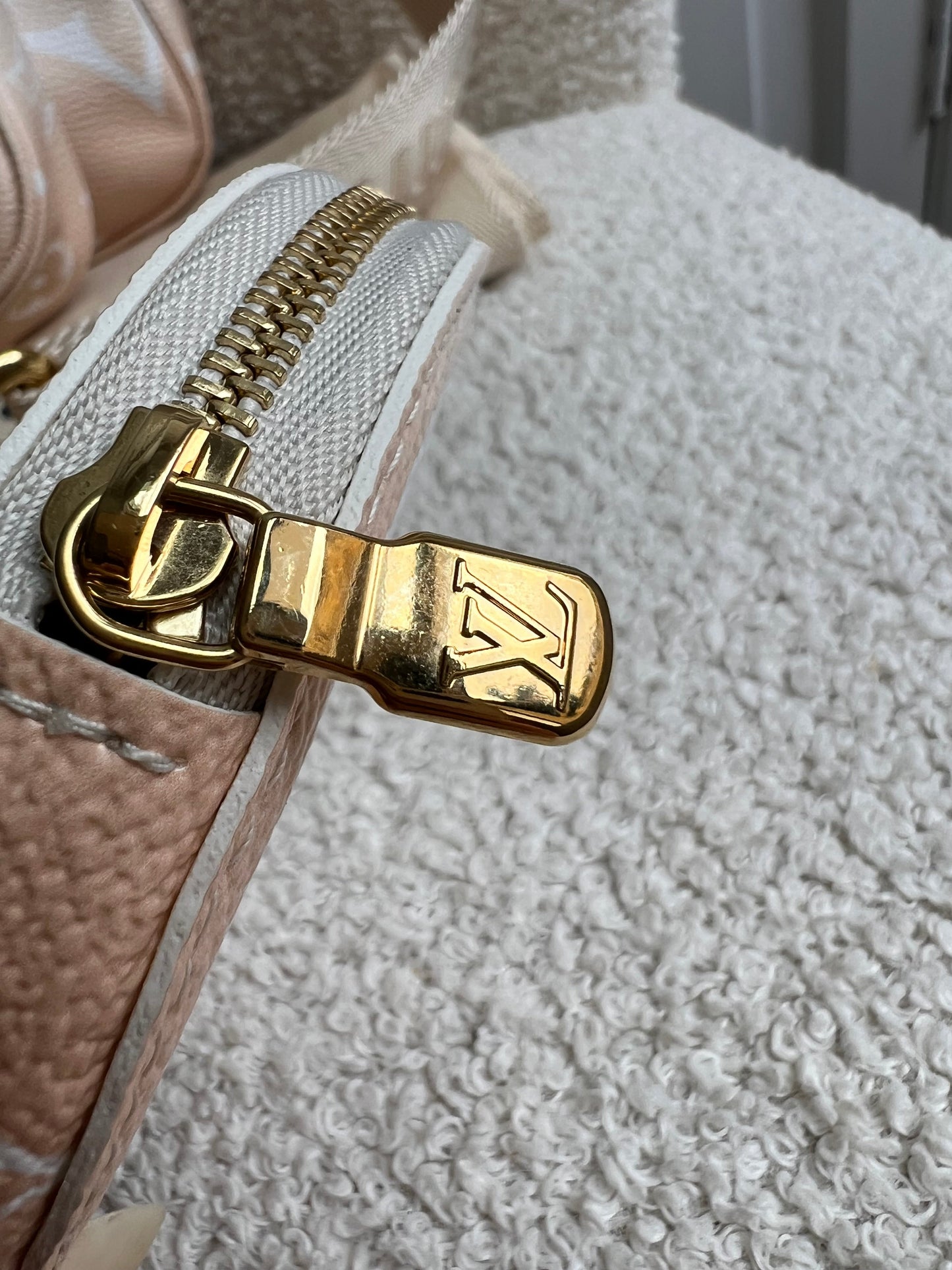 Louis Vuitton Multi Pochette Accessoires Summer By the Pool Limited Edition