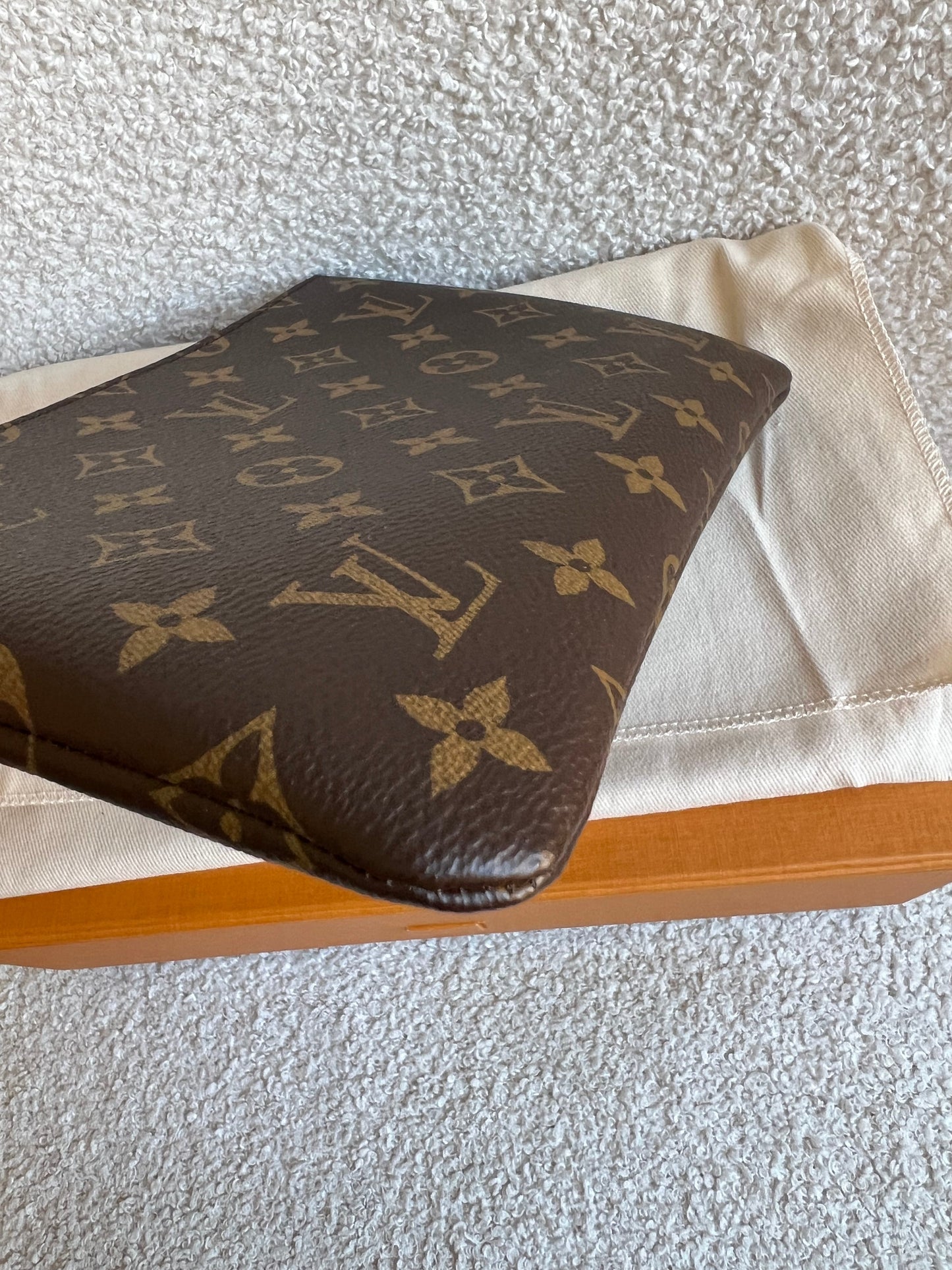 Louis Vuitton M Key Pouch Monogram (RRP £375)