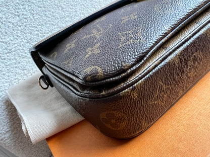 Louis Vuitton Pochette Metis Reverse Monogram (RRP £2,020)