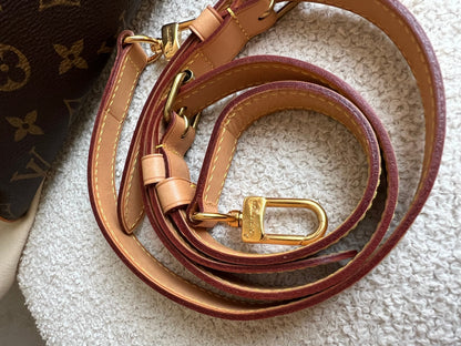 Louis Vuitton Speedy 40 Bandouliere Monogram (RRP £1610)