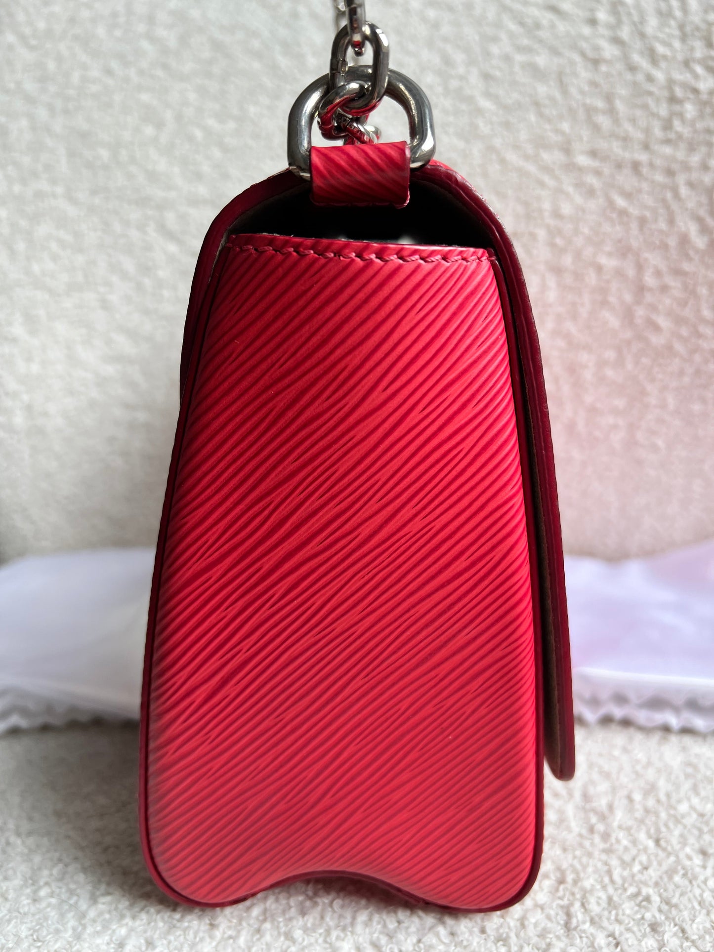 Louis Vuitton Coquelicot Twist MM Shoulder Bag (RRP £3450)