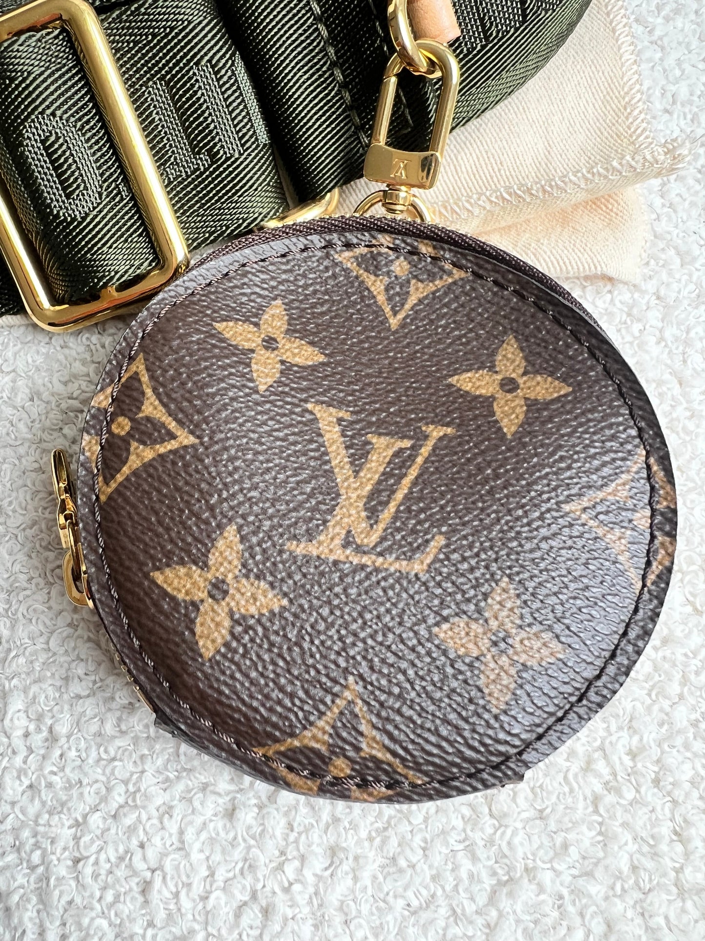 Louis Vuitton Multi Pochette Accessoires Khaki (RRP £2030)