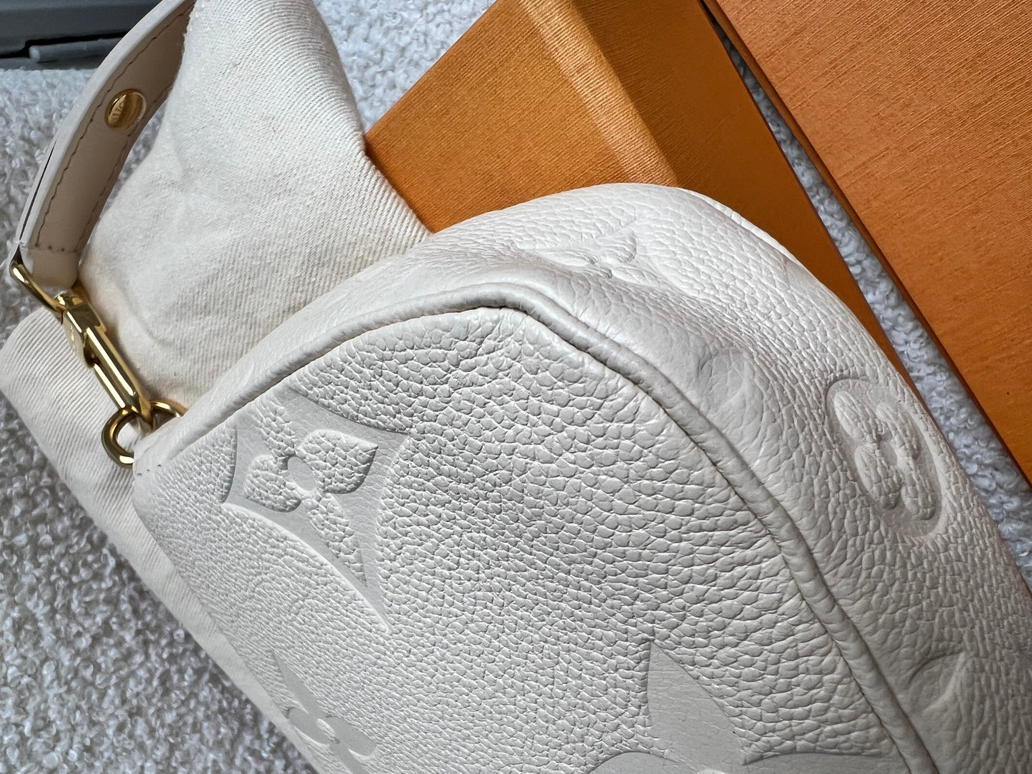 Louis Vuitton Multi Pochette Accessoires Creme Empreinte (RRP £2140)