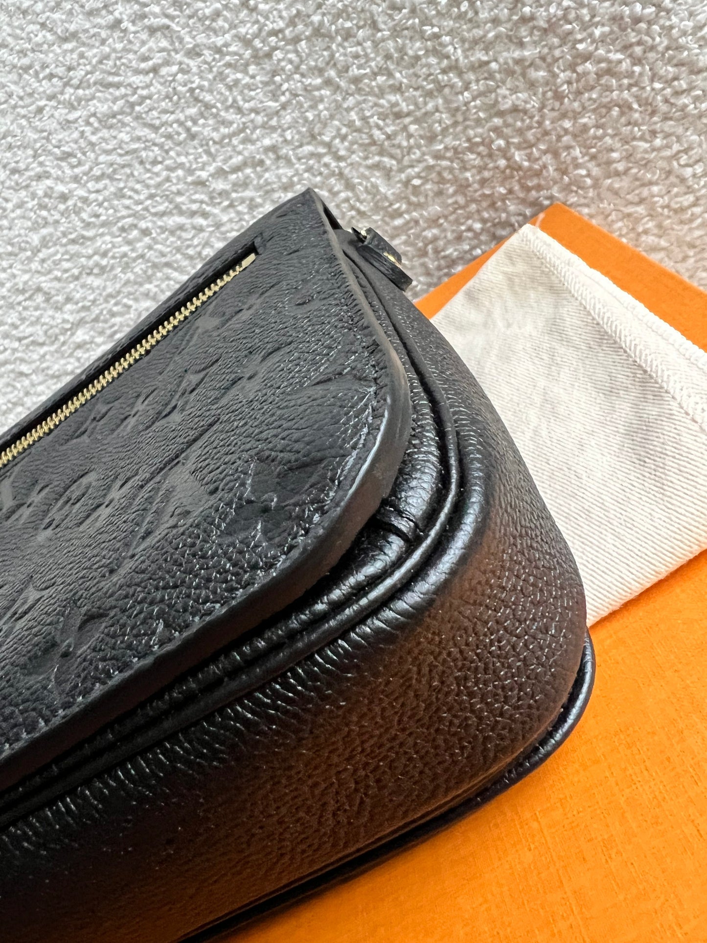 Louis Vuitton Pochette Metis Black Empreinte (RRP £2,200)