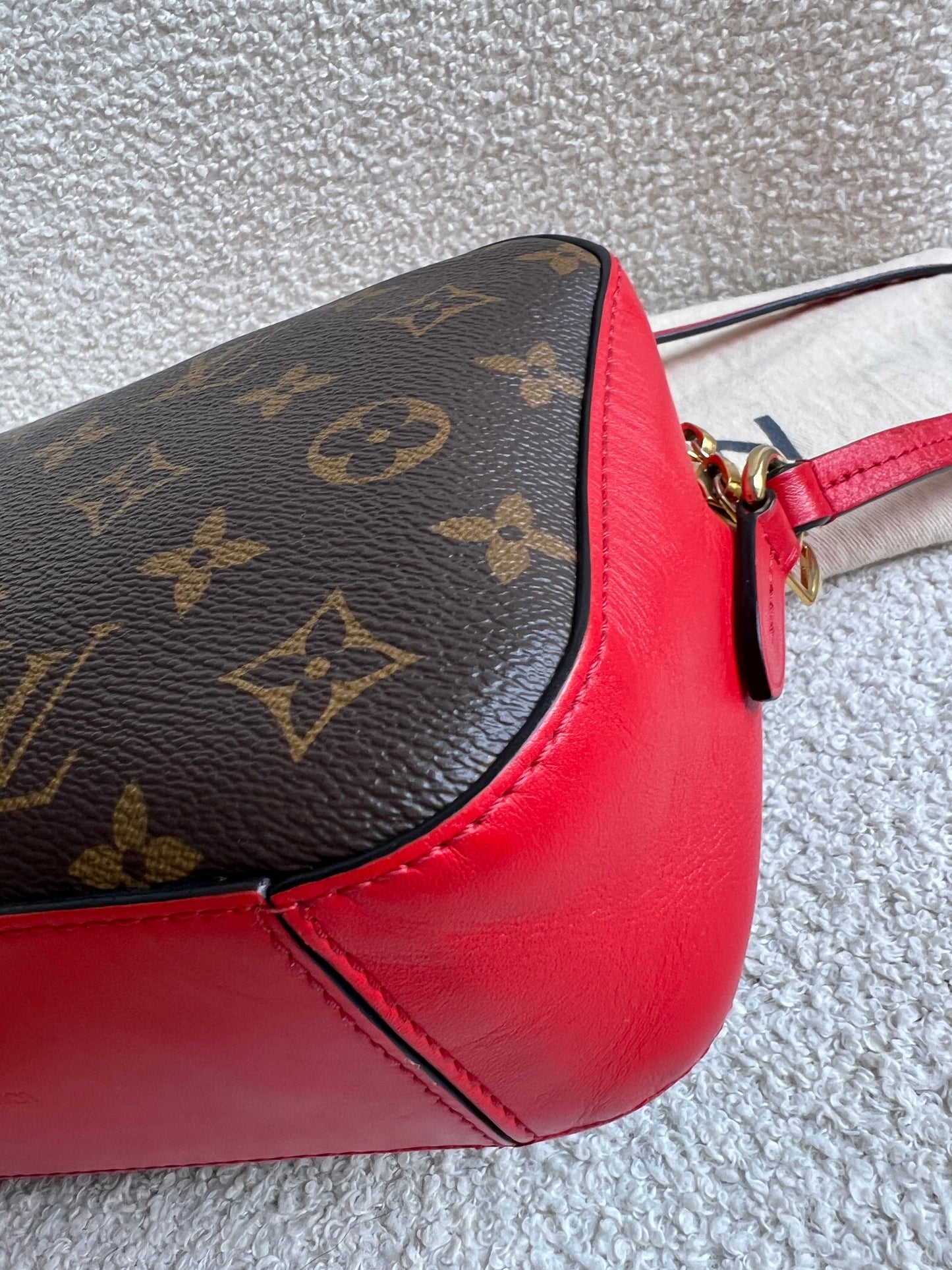 Louis Vuitton Saintonge Monogram Red