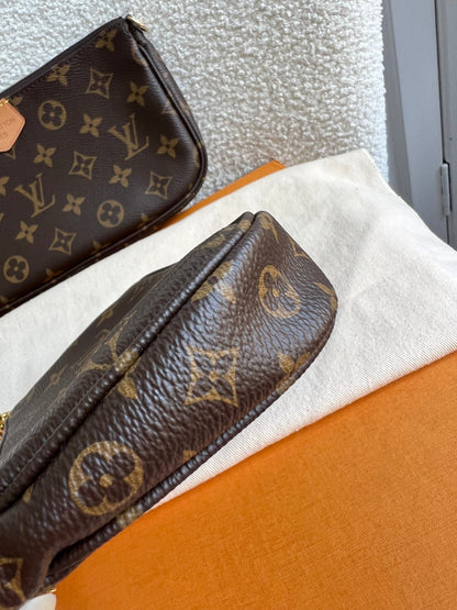 Louis Vuitton Multi Pochette Accessoires Rose Chiaro (RRP £2070)