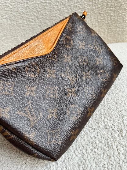 Louis Vuitton Monogram Safran Pallas Pochette