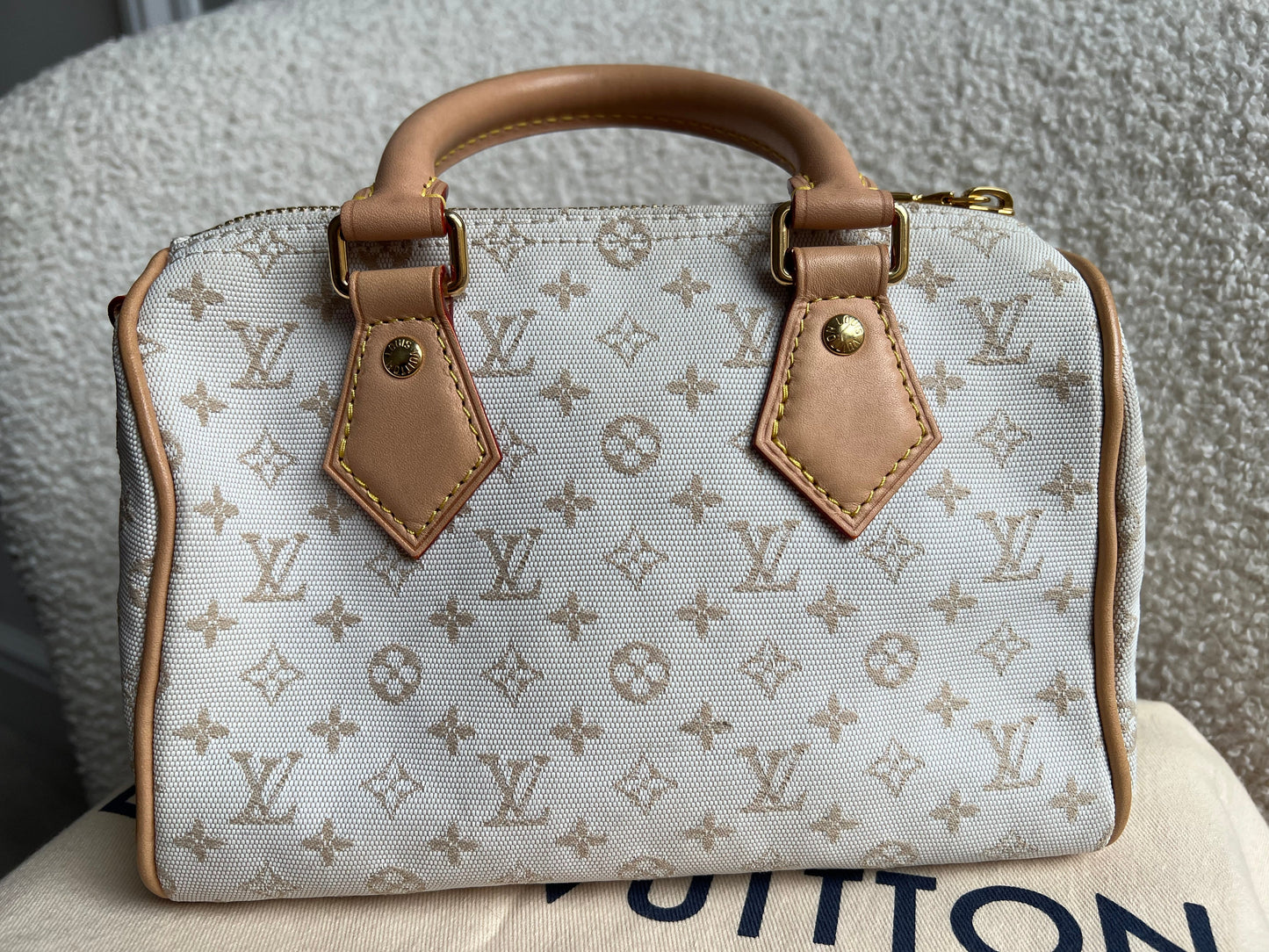 Louis Vuitton Speedy Bandouliere 20 Mastic Cream (£2420)