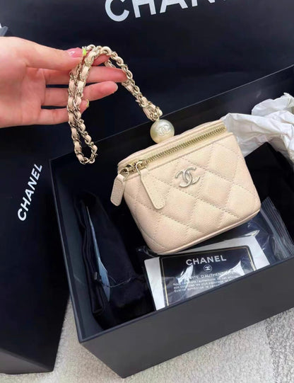 Chanel 21S Pearl Vanity Case In Beige Leather