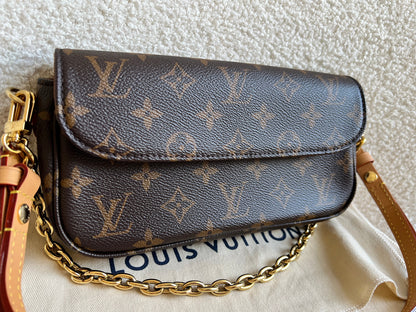Louis Vuitton Ivy Wallet on Chain Bag Monogram Canvas (RRP £1,370)