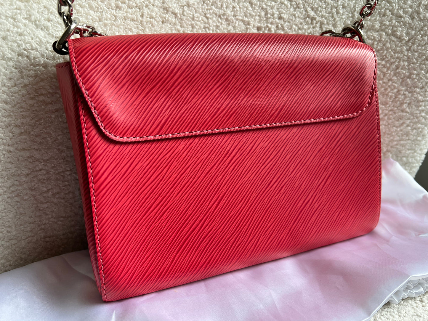 Louis Vuitton Coquelicot Twist MM Shoulder Bag (RRP £3450)