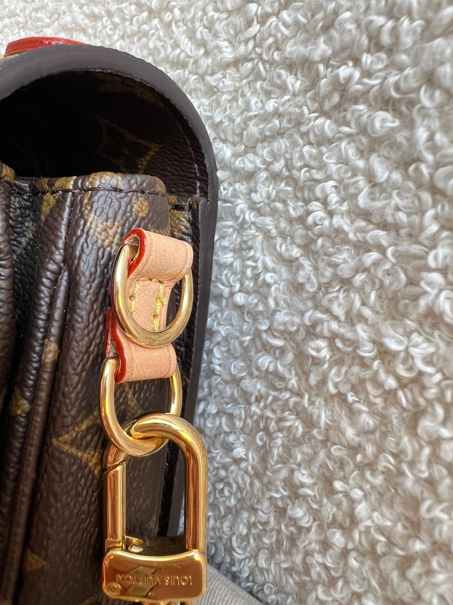 Louis Vuitton Pochette Metis East West Monogram (RRP £2,270)