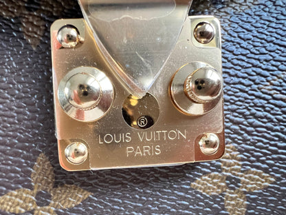Louis Vuitton Pochette Metis Monogram (RRP £2,020)