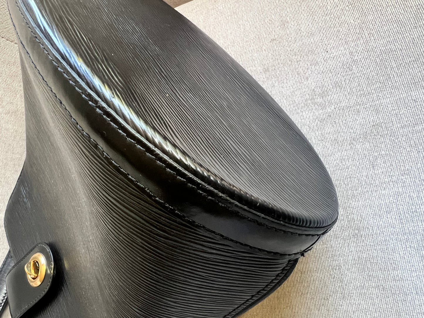 Louis Vuitton Vintage Black Epi Leather Cluny