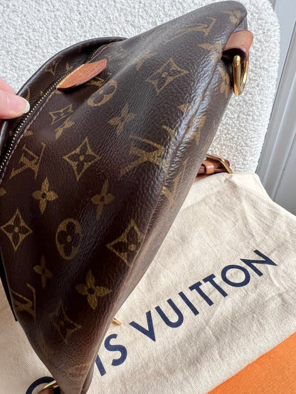 Louis Vuitton Bumbag in Monogram Canvas