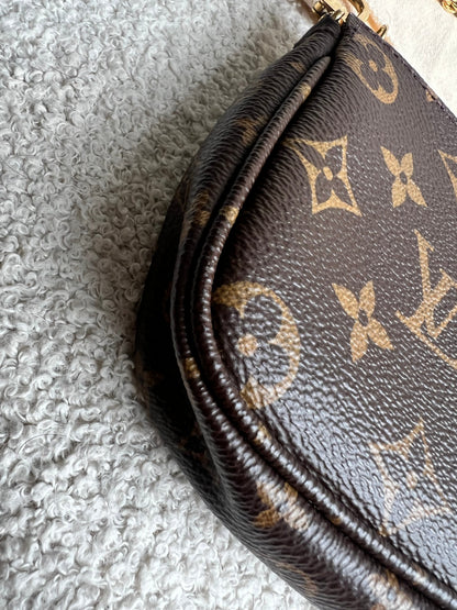 Louis Vuitton Multi Pochette Accessoires Khaki (RRP £2030)