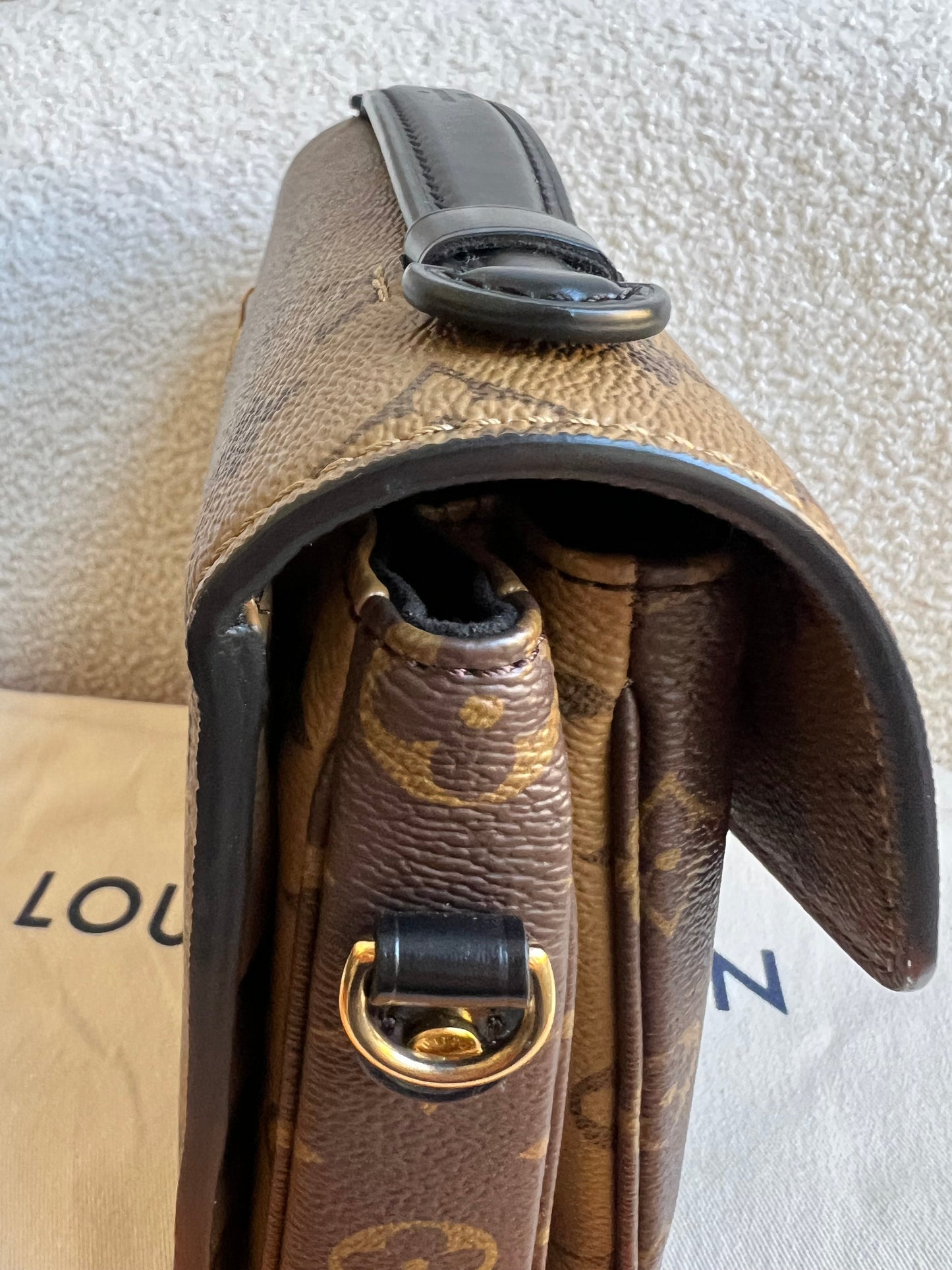 Louis Vuitton Pochette Metis Reverse Monogram (RRP £2,060)