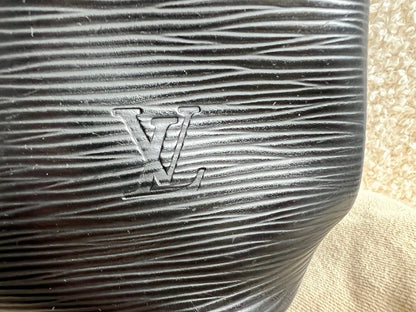 Louis Vuitton Mandara PM in Black Epi