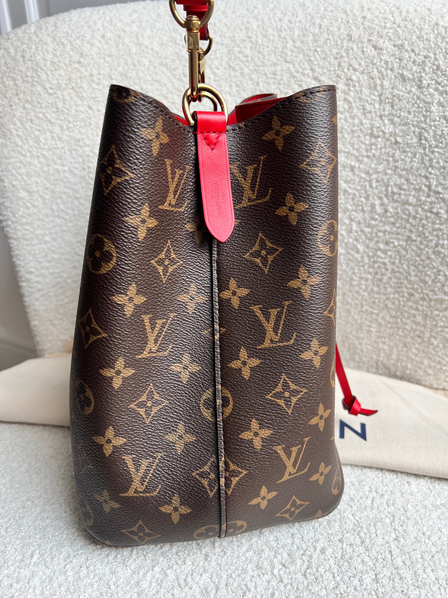 Louis Vuitton Neo Noe Monogram Coquelicot (RRP £1,790)