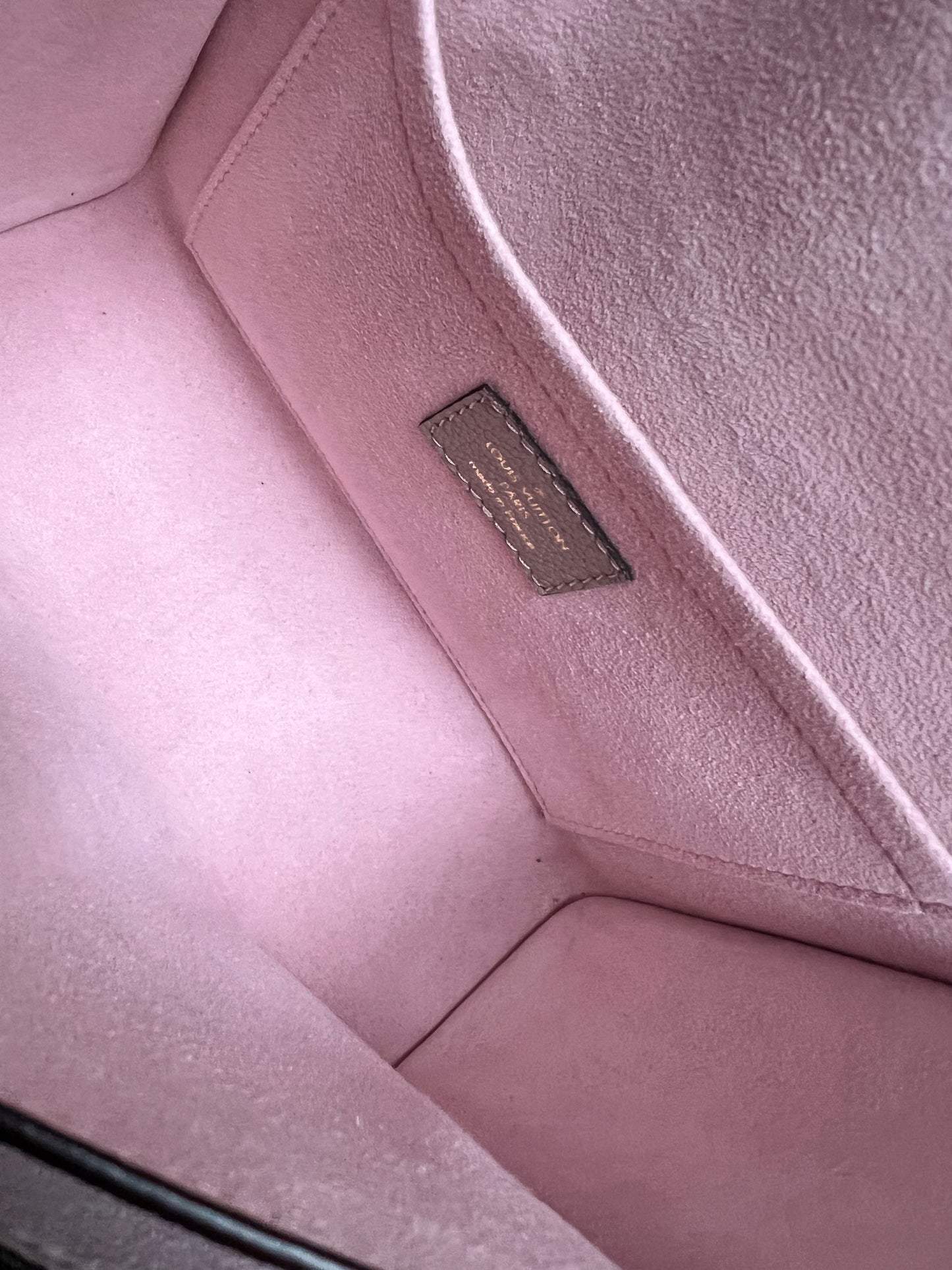 Louis Vuitton Mylockme Greige (RRP £2080)