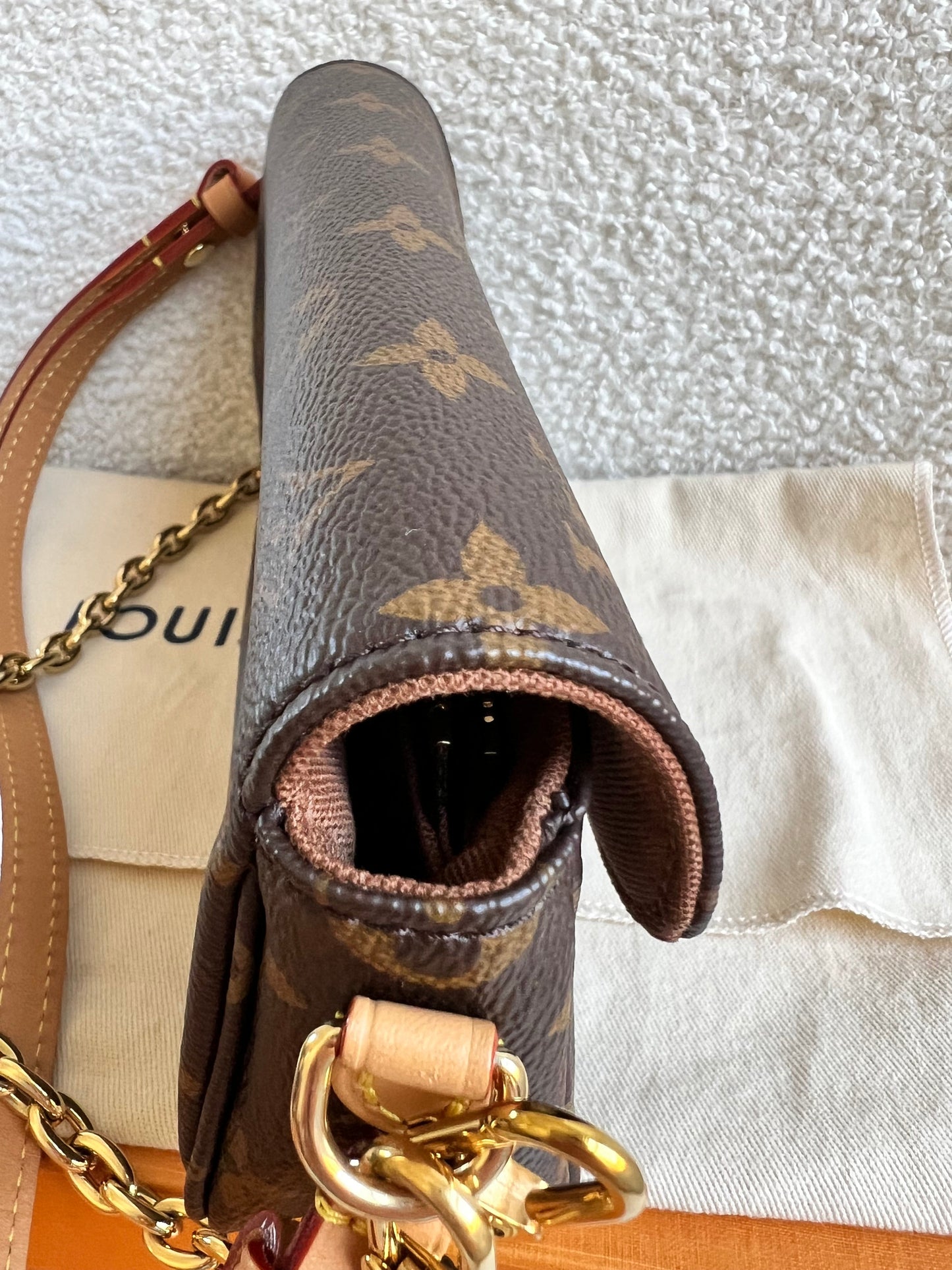 Louis Vuitton Ivy Wallet on Chain Bag Monogram Canvas (RRP £1,370)