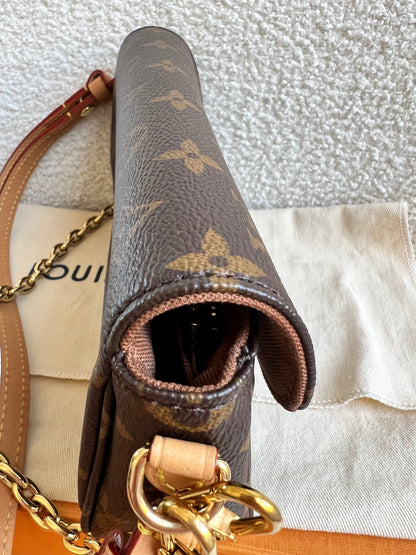 Louis Vuitton Ivy Wallet on Chain Bag Monogram Canvas (RRP £1,370)