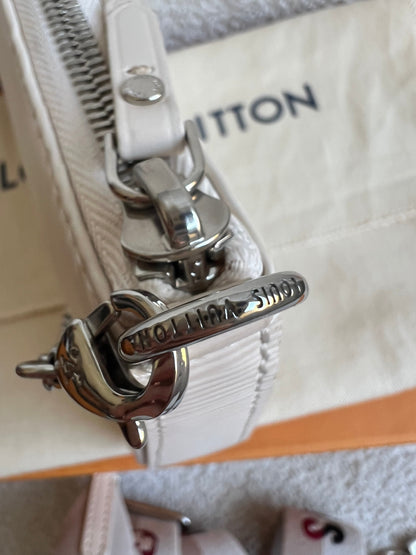 Louis Vuitton Easy Pouch Creme Epi (RRP £1320)