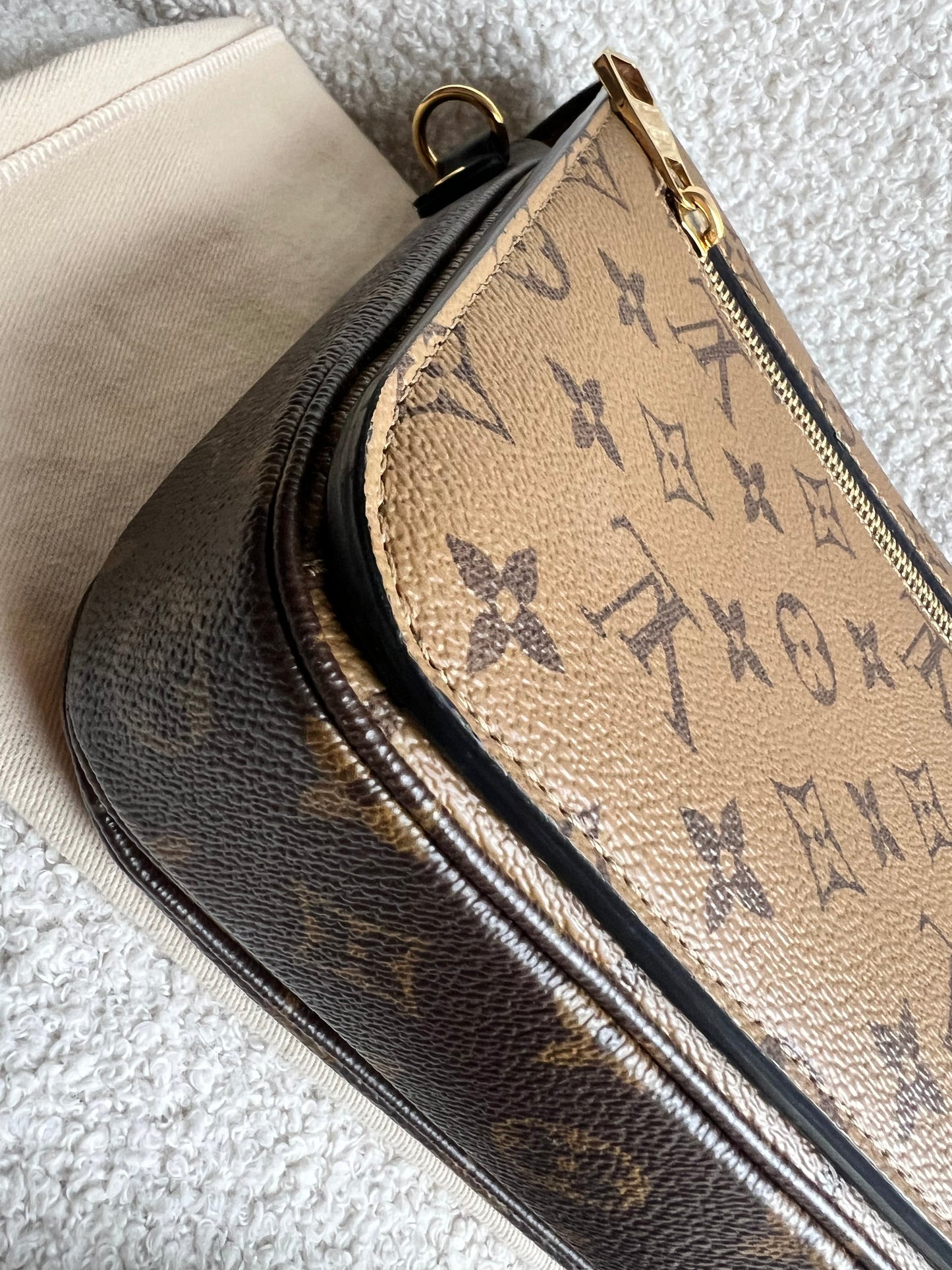 Louis Vuitton Pochette Metis Reverse Monogram (RRP £2,020)