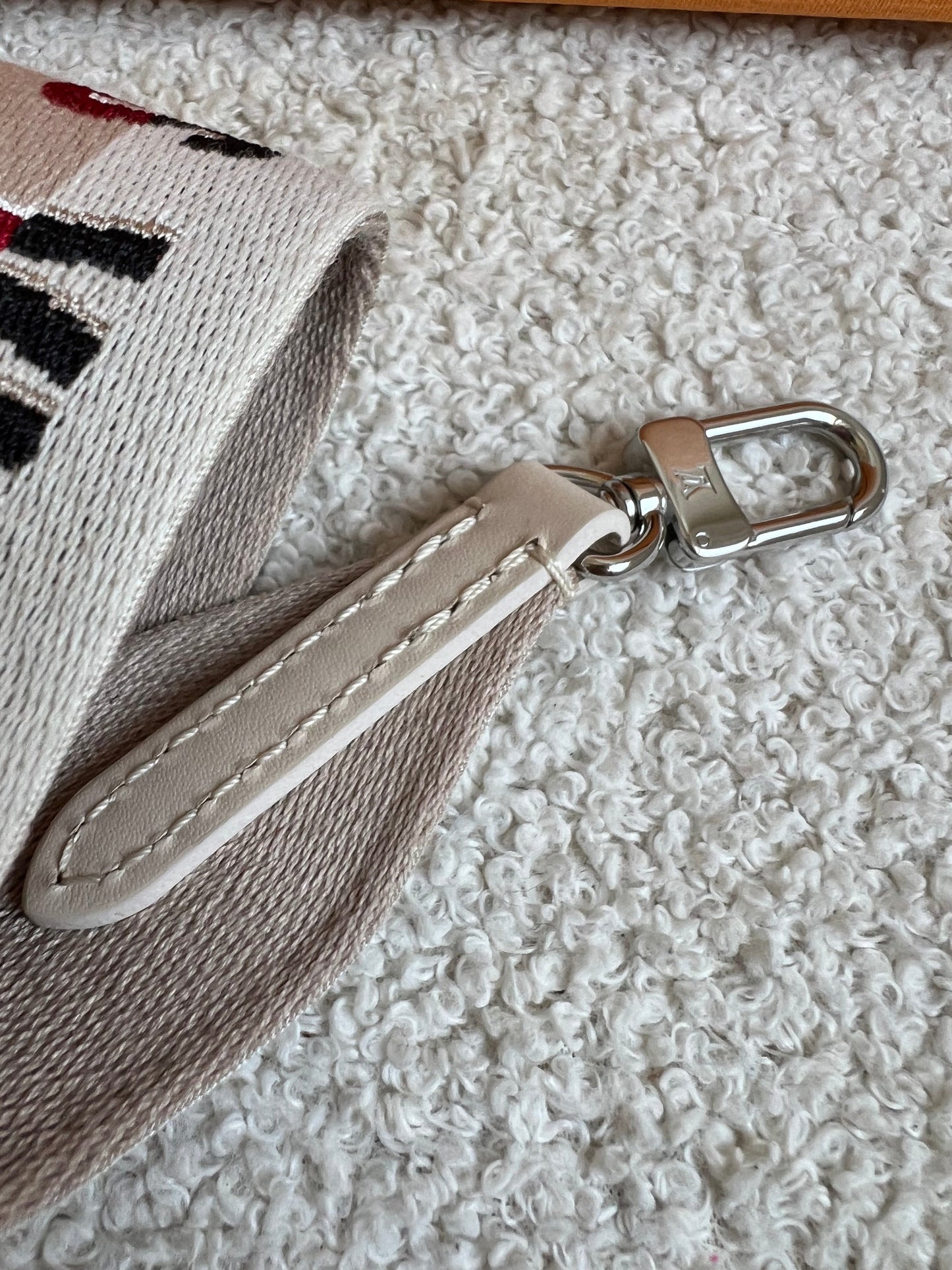 Louis Vuitton Easy Pouch Creme Epi (RRP £1320)