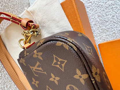 Louis Vuitton Ivy Wallet on Chain Bag Monogram Canvas (RRP £1,370)
