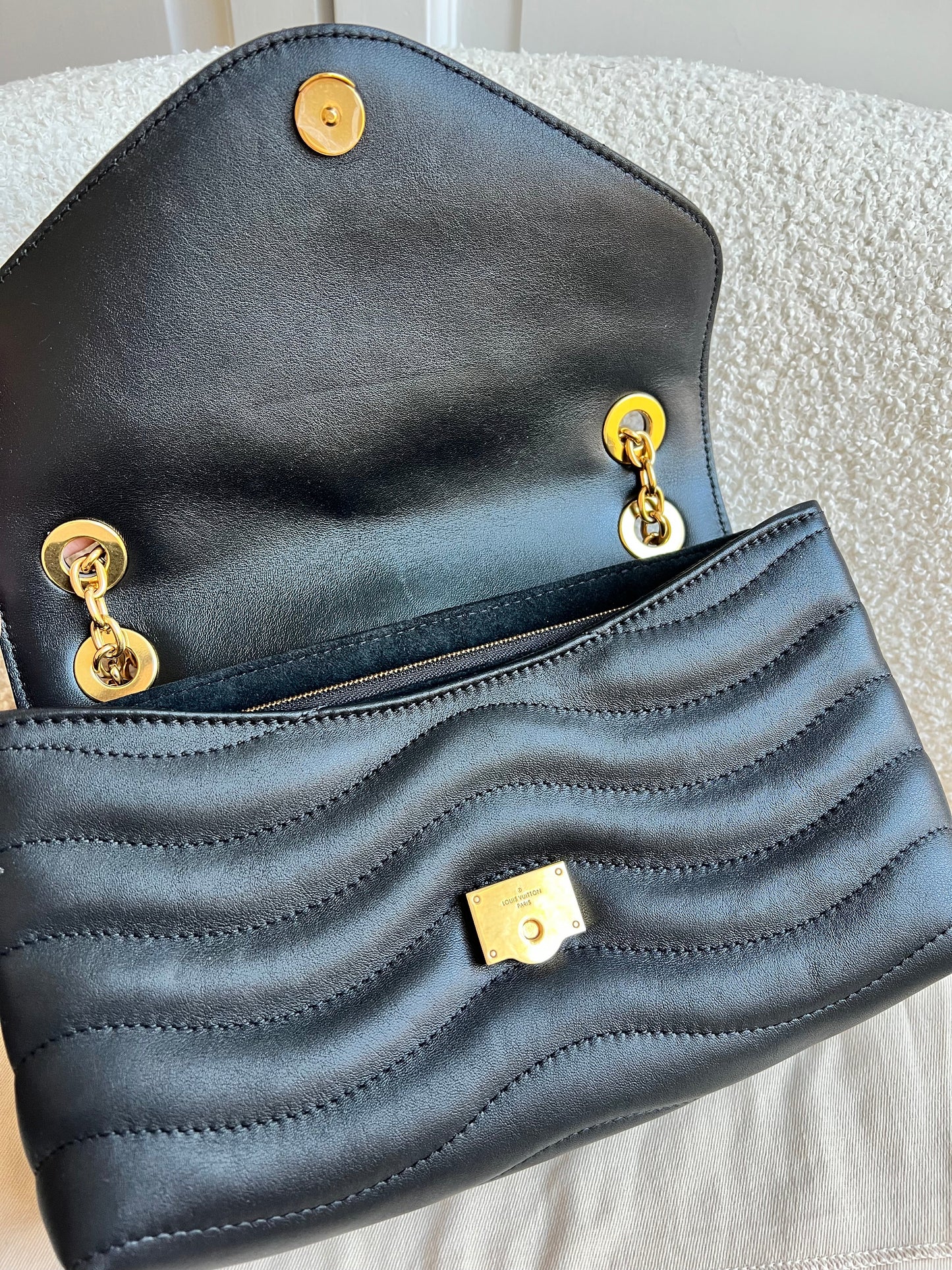 Louis Vuitton Black New Wave Chain Bag MM (RRP £2310)