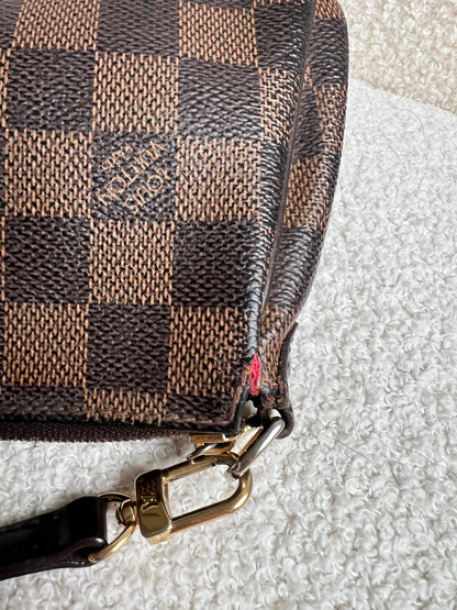 Louis Vuitton Eva Clutch Damier Ebene