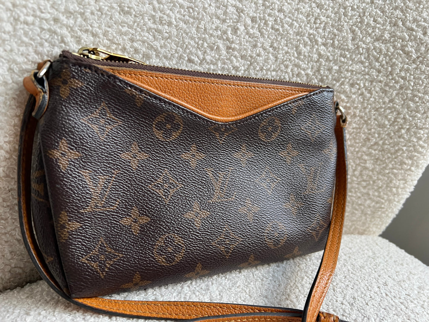 Louis Vuitton Monogram Safran Pallas Pochette