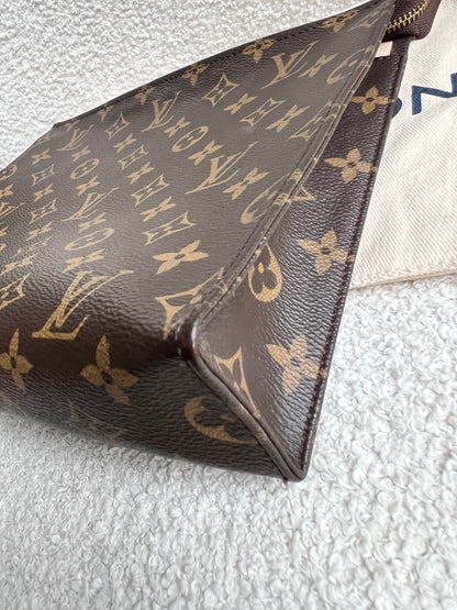 Louis Vuitton Toiletry Pouch 26 Monogram