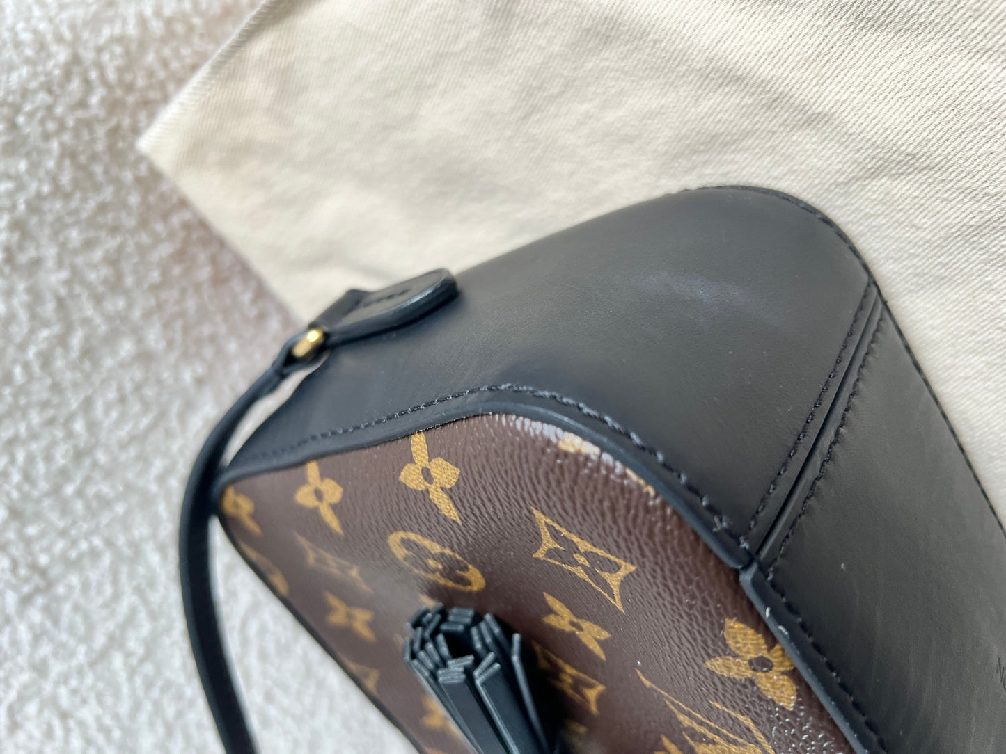Louis Vuitton Saintonge Black and Monogram