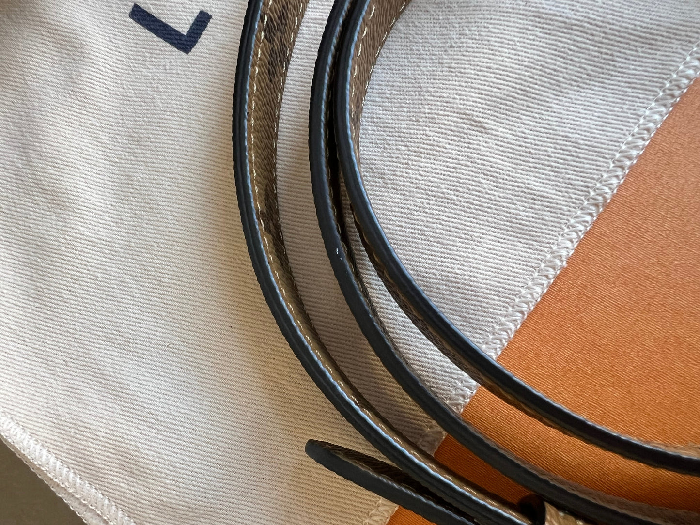 Louis Vuitton Pochette Metis Reverse Monogram (RRP £2,060)