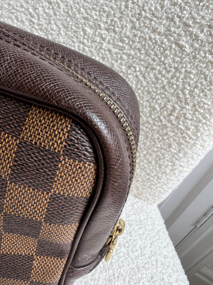 Louis Vuitton Damier Ebene Trousse Toilette