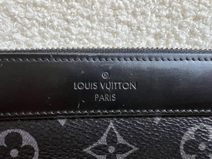 Louis Vuitton Pouch Discovery Pouch PM Monogram Eclipse (RRP £550)