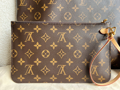 Louis Vuitton Carry It Tote