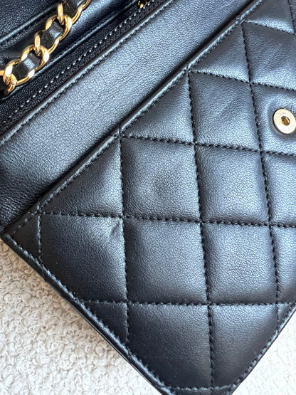 Chanel Wallet on Chain in Black Lambskin Gold Hardware (RRP £2,930)