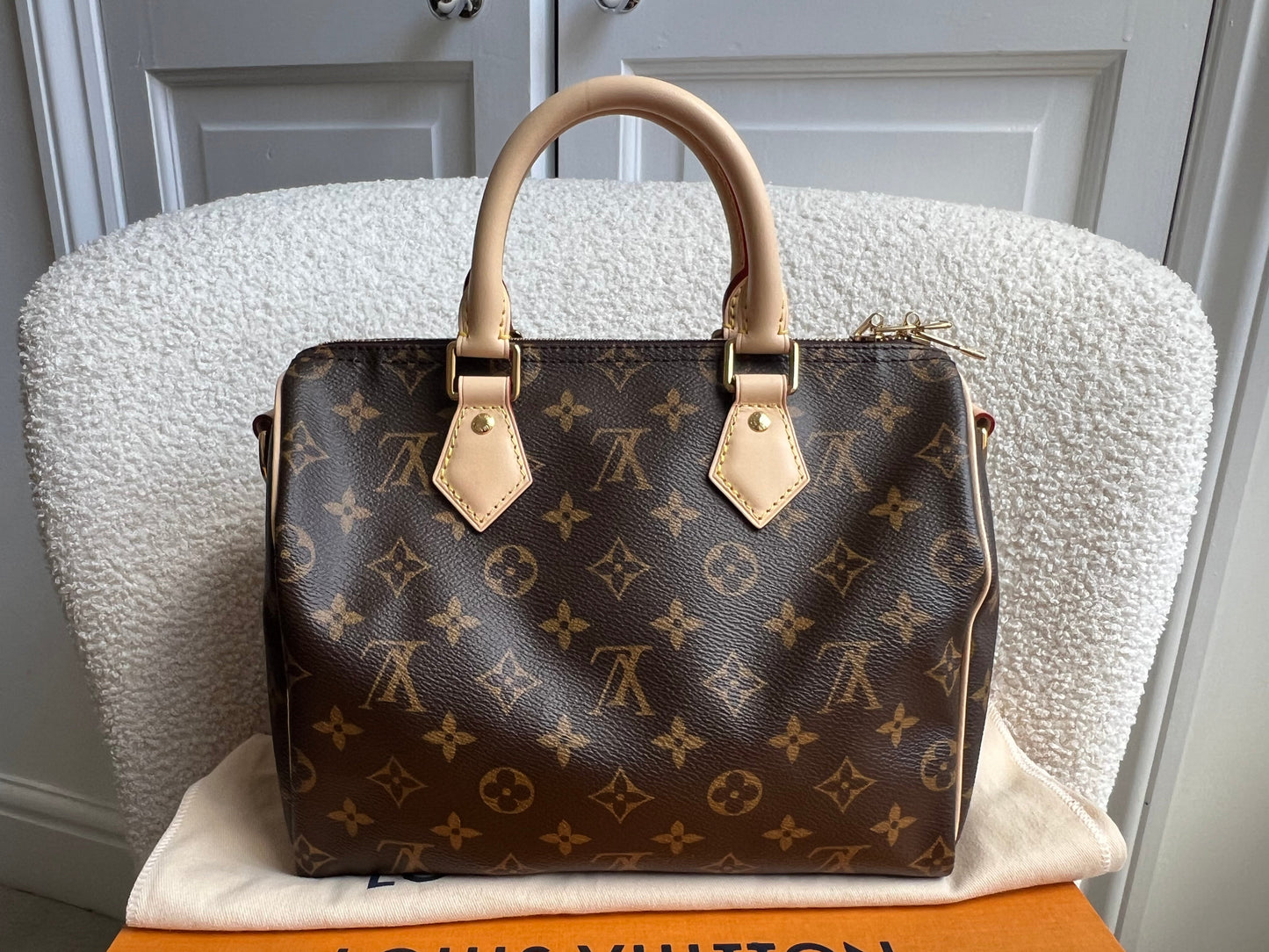 Louis Vuitton Speedy 25 Bandouliere Monogram (RRP £1,470)