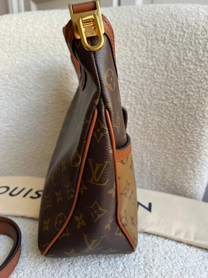 Louis Vuitton Dauphine Hobo PM (RRP £2190)